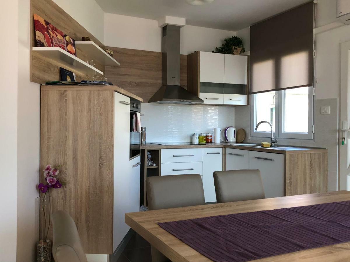 Hana Apartment 코츌라 외부 사진
